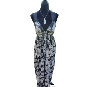 LYNDIA Maxi Dress